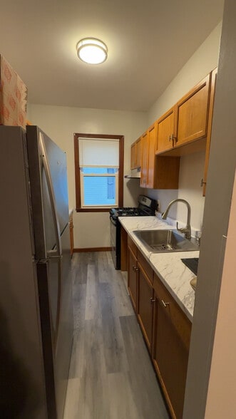 Building Photo - 72 Fair St