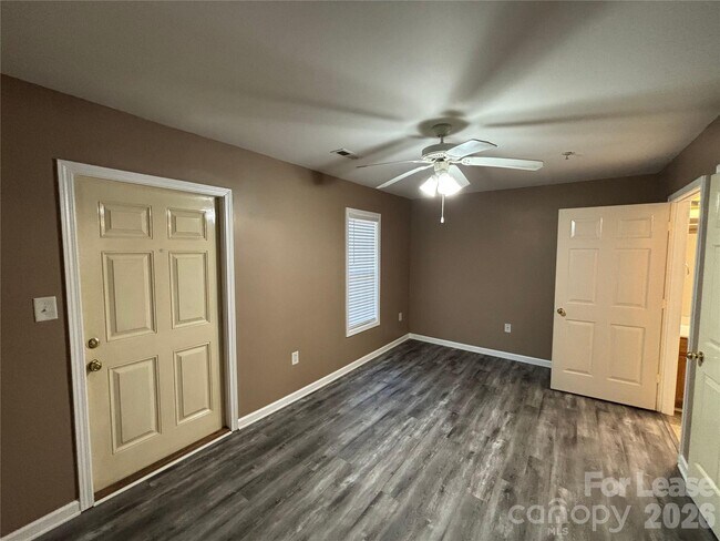 Building Photo - 113 Steam Engine Dr