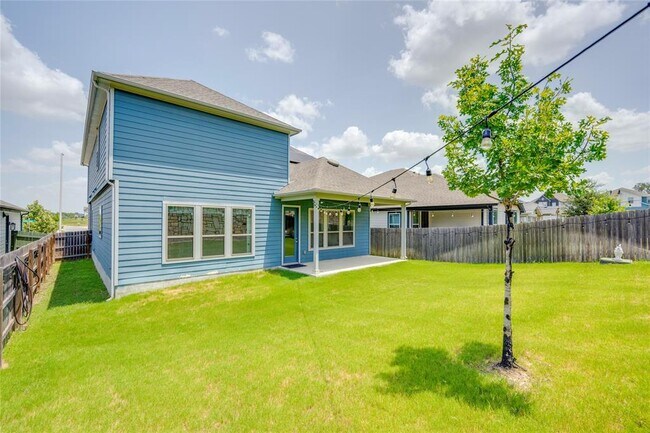 Building Photo - 9813 Evening Canopy Dr