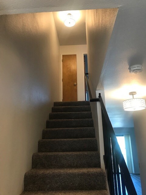 Building Photo - 800 Mission Sierra Ct