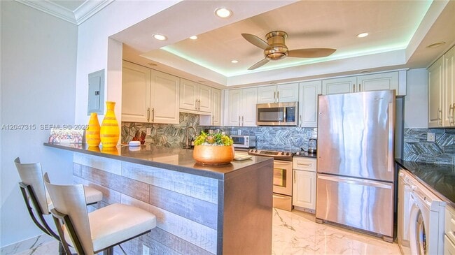 Building Photo - 3550 Galt Ocean Dr