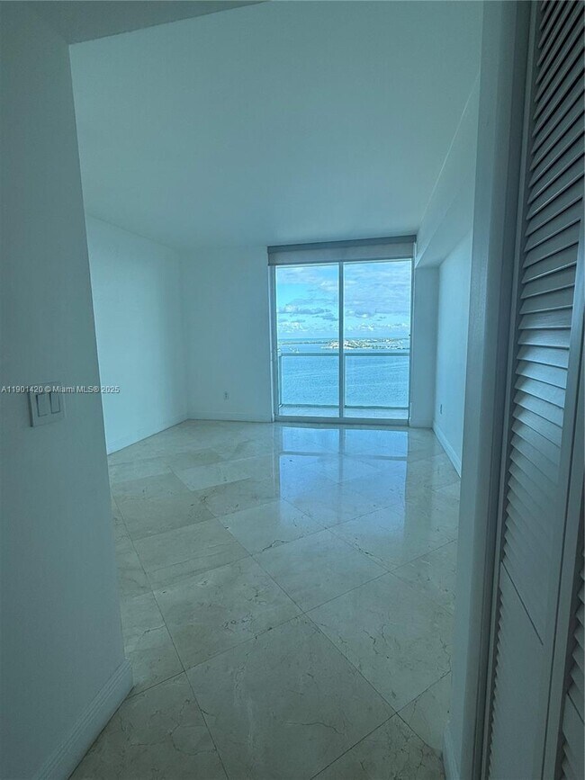 Building Photo - 218 SE 14th St