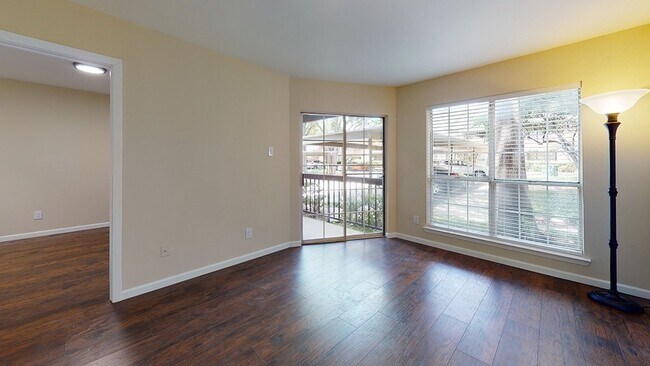Building Photo - 1 bedroom 1 bath first floor condo unit | ...