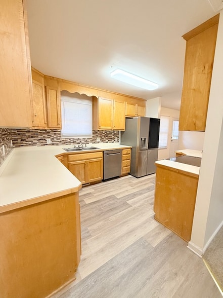 Building Photo - 606 North St