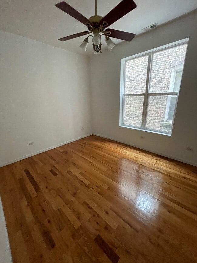 Building Photo - 4204 S Drexel Blvd