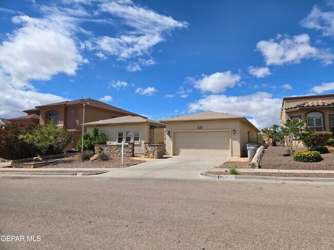 Building Photo - 6625 Cabana Del Sol Dr