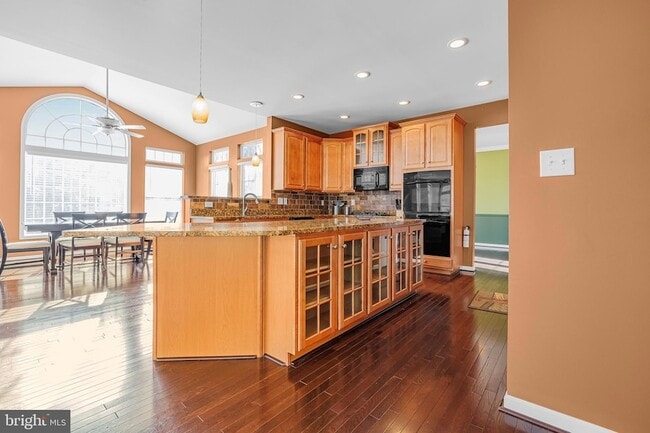 Building Photo - 206 Markham Ct