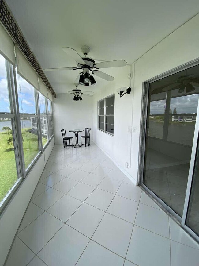 Building Photo - 4048 Exeter C