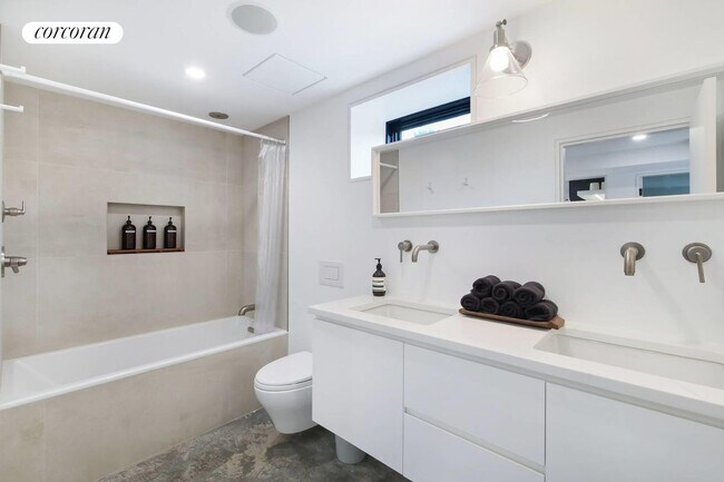 Building Photo - 29 W Lake Dr