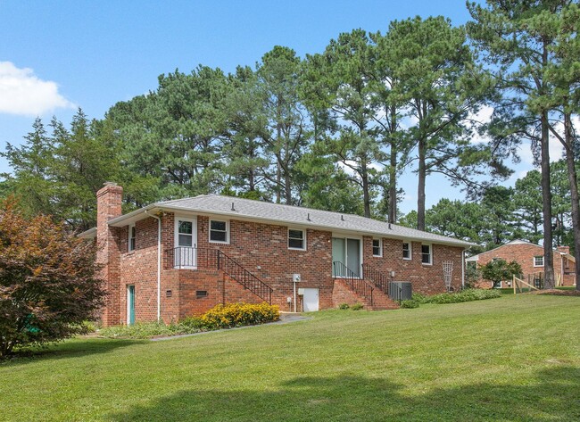 Building Photo - Pristine Brick Rancher in Sandston on an acre