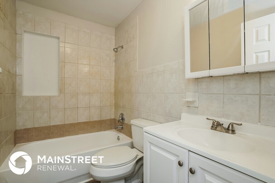 Building Photo - 5107 5th St W