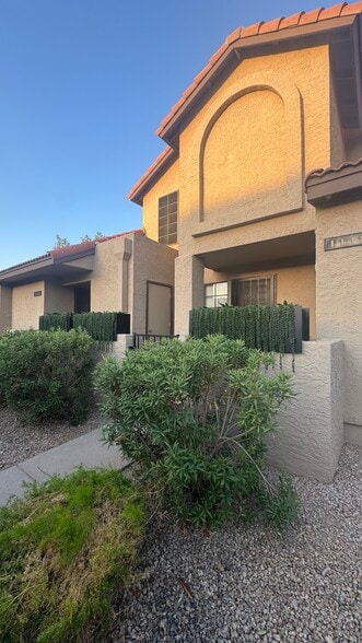 Building Photo - 8625 E Belleview Pl
