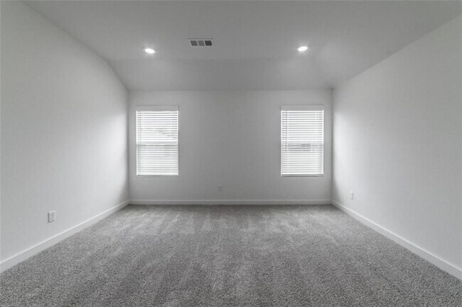 Building Photo - 307 NW Belleflower St