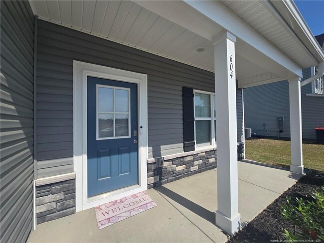 Building Photo - 604 Amusement Dr