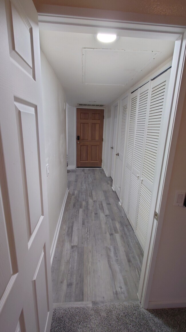 Building Photo - 12260 Corte Sabio