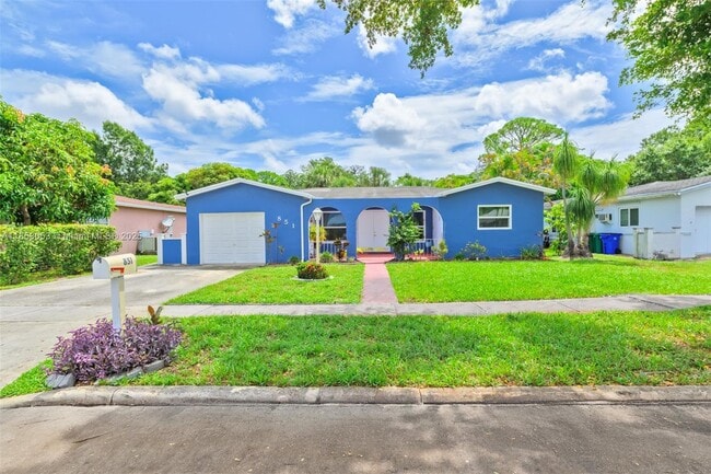 Building Photo - 851 SW 49th Terrace