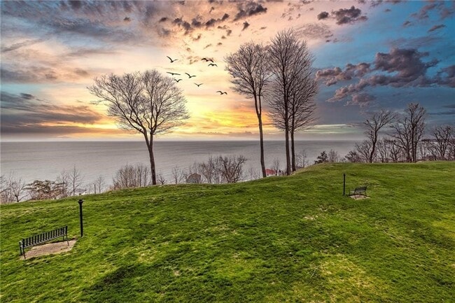 Building Photo - 3304 Baer Beach Rd