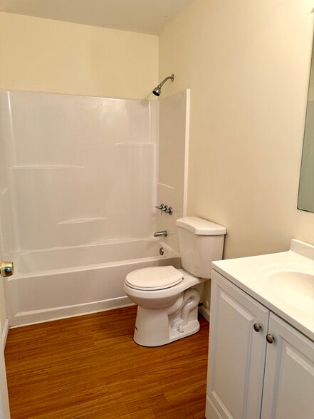 Building Photo - 106 Wesley Way