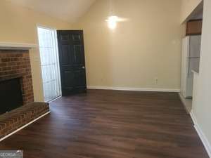Building Photo - 305 River Oak Dr