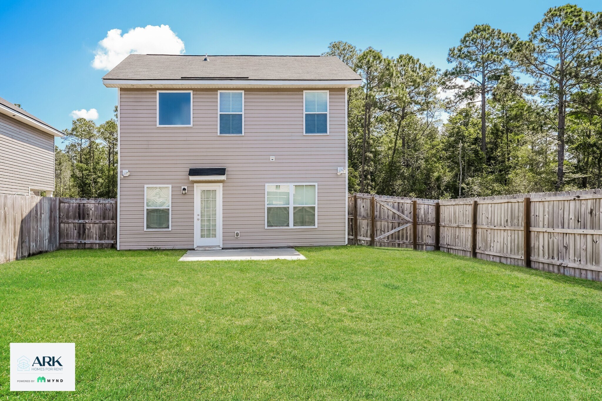 Building Photo - 135 Sugarberry Ln