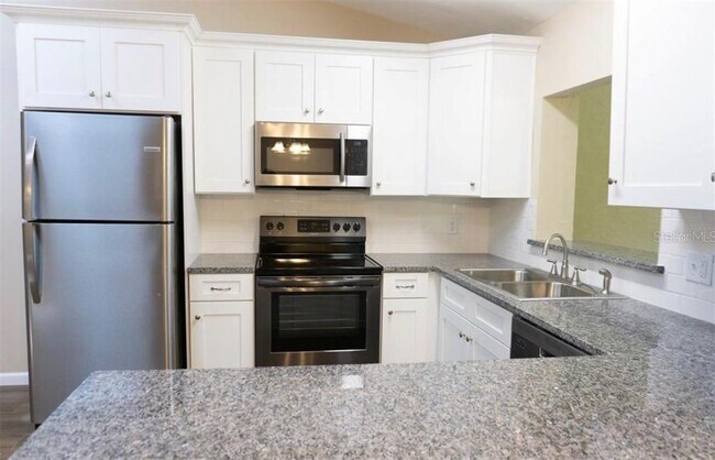 Building Photo - 36 Rainstone Ln