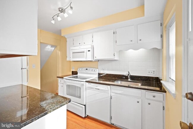 Building Photo - 3436 S Utah St