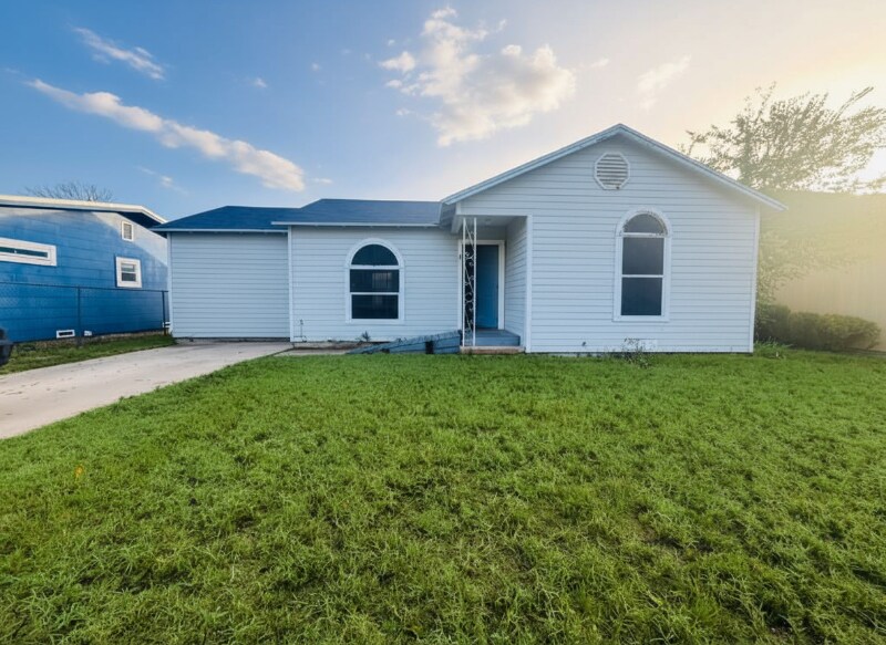 Primary Photo - 906 N Bishop St