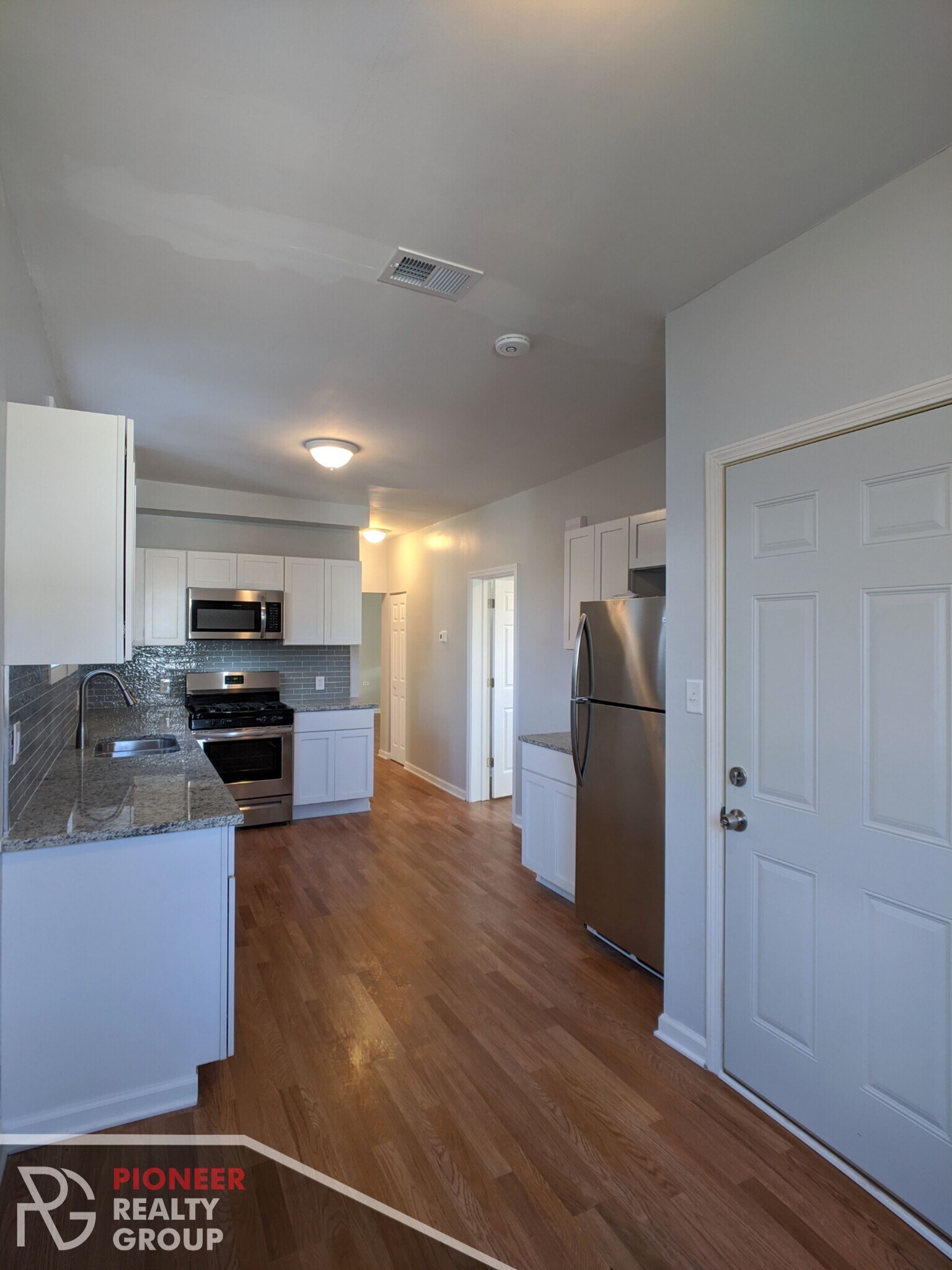 Building Photo - 1520 W Melrose St