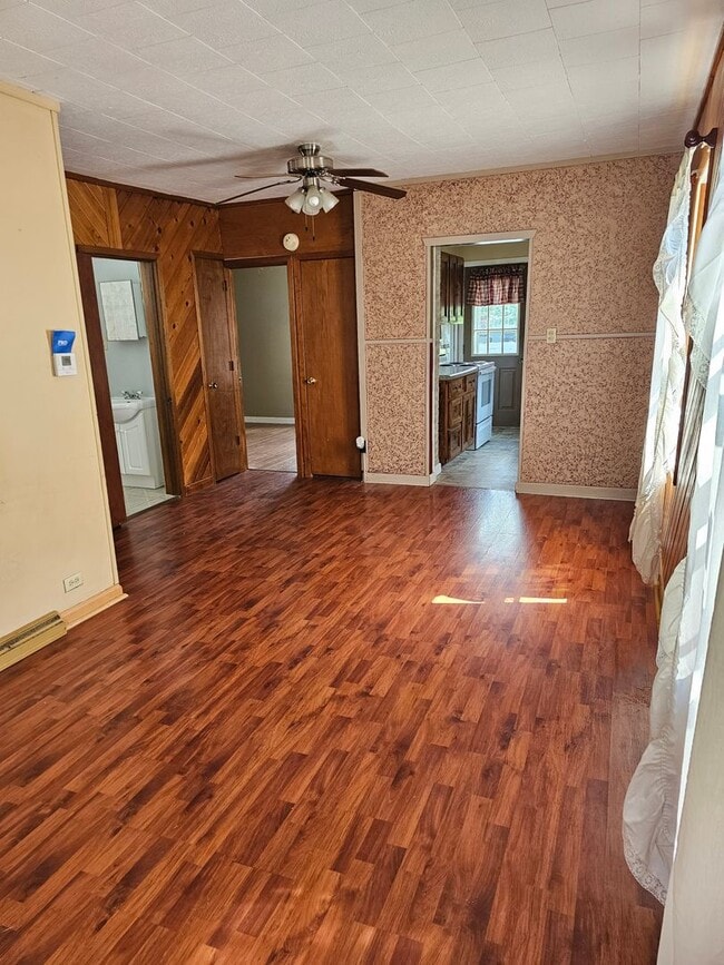 Building Photo - 2 Bed 1 Bath Single Family Home in Wisconsin Rapids