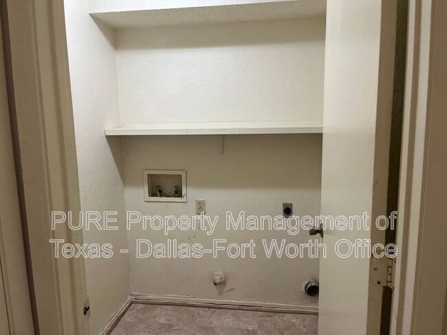 Building Photo - 423 Claire Ct