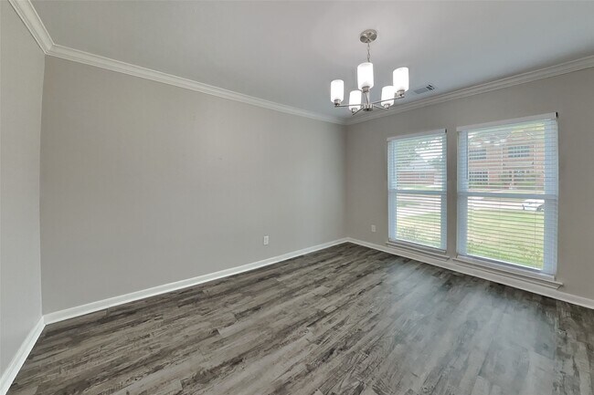 Building Photo - 1315 Forest Hollow Dr