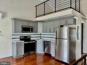 Building Photo - 6607 Ridge Ave