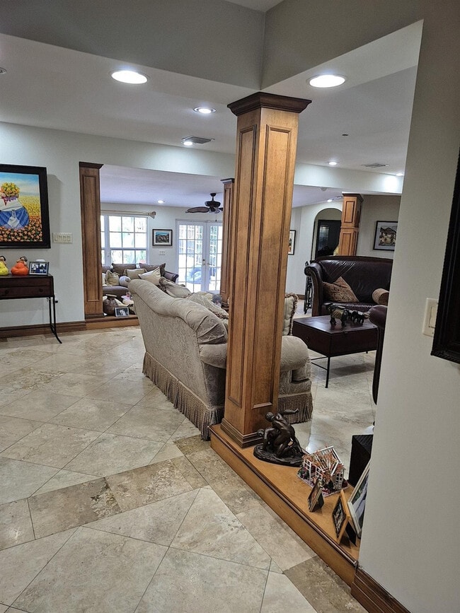 Building Photo - 11081 SW 30th Ct