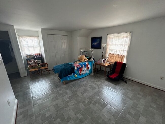 Building Photo - 3 Bedroom 1.5 Bathroom Available in Lancaster