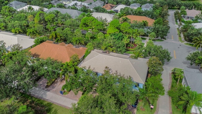 Building Photo - 3119 E Community Dr