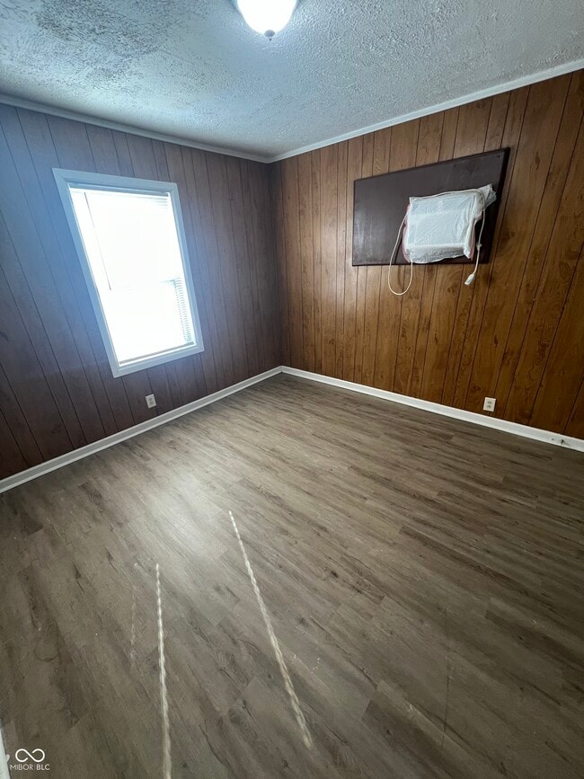 Building Photo - 918 N Kealing Ave