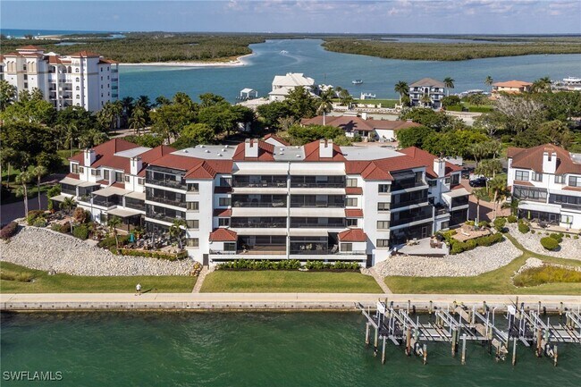 Building Photo - 305 La Peninsula Blvd