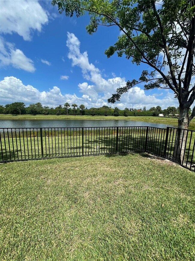 Building Photo - 9019 Kingsmoor Wy