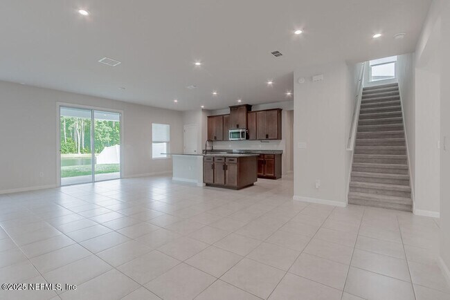 Building Photo - 1536 Tan Tara Trl