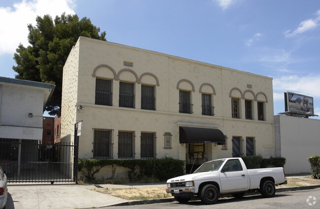 Primary Photo - El Vine Apartments