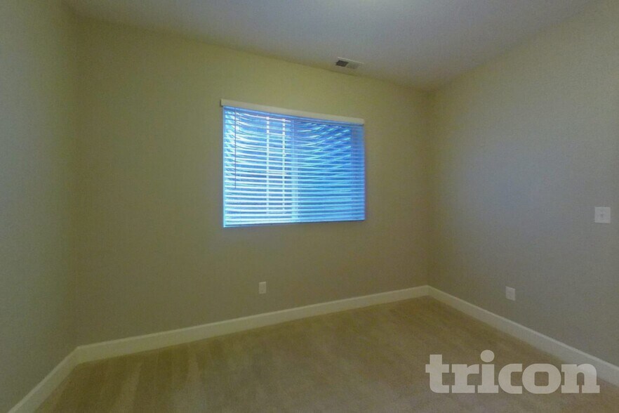 Building Photo - 10973 Echo Canyon Dr