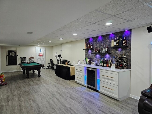 Building Photo - 3730 Baybrook Dr