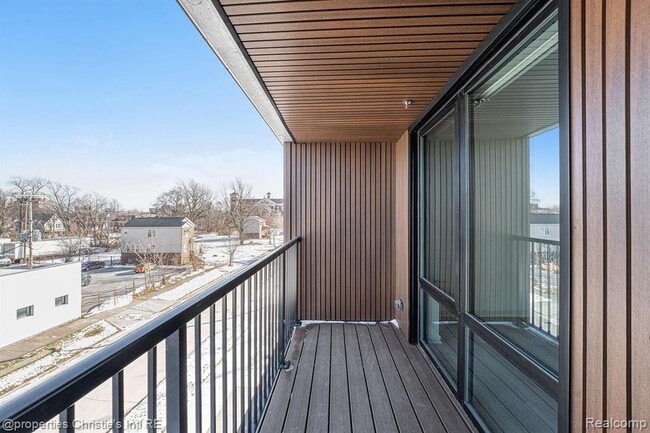 Building Photo - 7410 Kercheval Ave