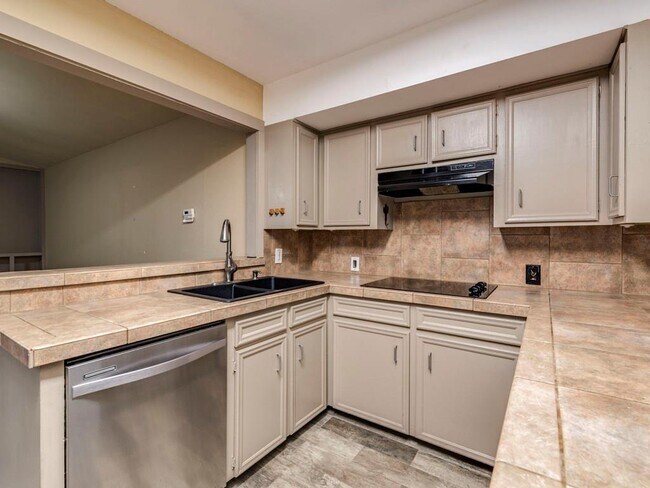 Building Photo - 9805 Murmuring Creek Dr