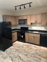 Building Photo - 1600 N Broom St