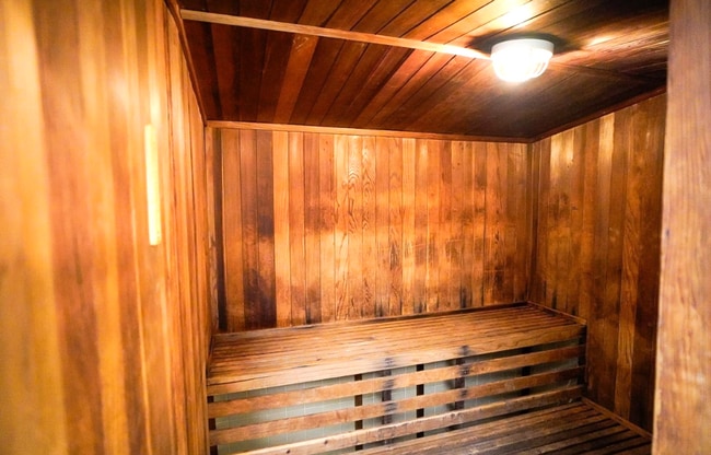 Building Photo - ****MOVE-IN SPECIAL: $500 OFF SECOND MONTH'S RENT****CHARMING 1BD/ 1BA AVAILABLE IN MISSION VALLEY!!