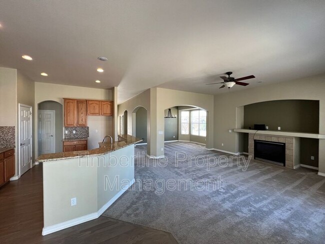 Building Photo - 9914 Red Sage Dr