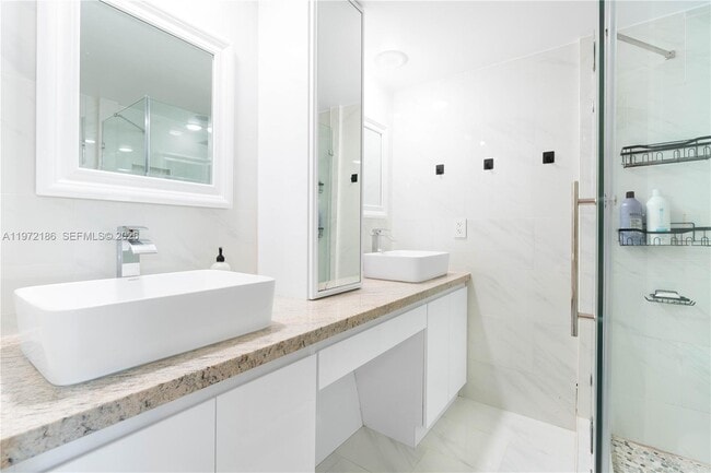 Building Photo - 9844 NW 6th Ct