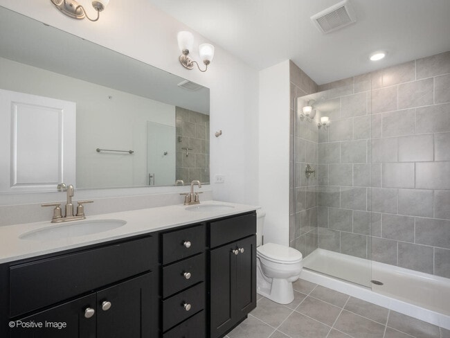 Building Photo - 1080 Bogart St