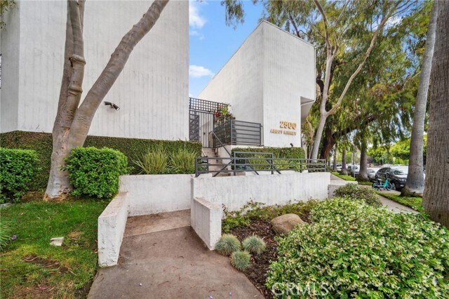 Building Photo - 2500 Abbot Kinney Blvd